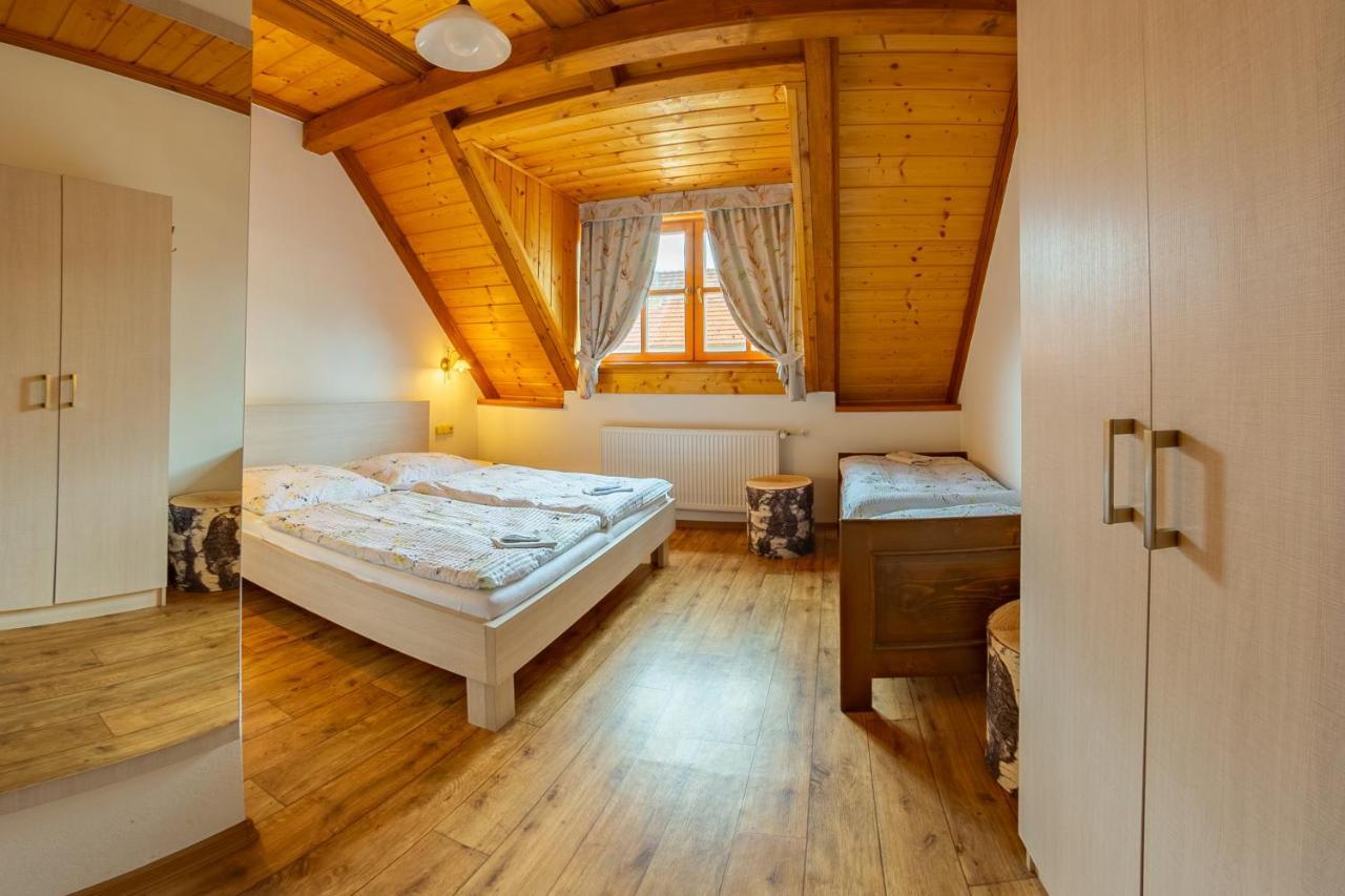 Pension & Restaurant U Konske Drahy Holkov Velešín 外观 照片