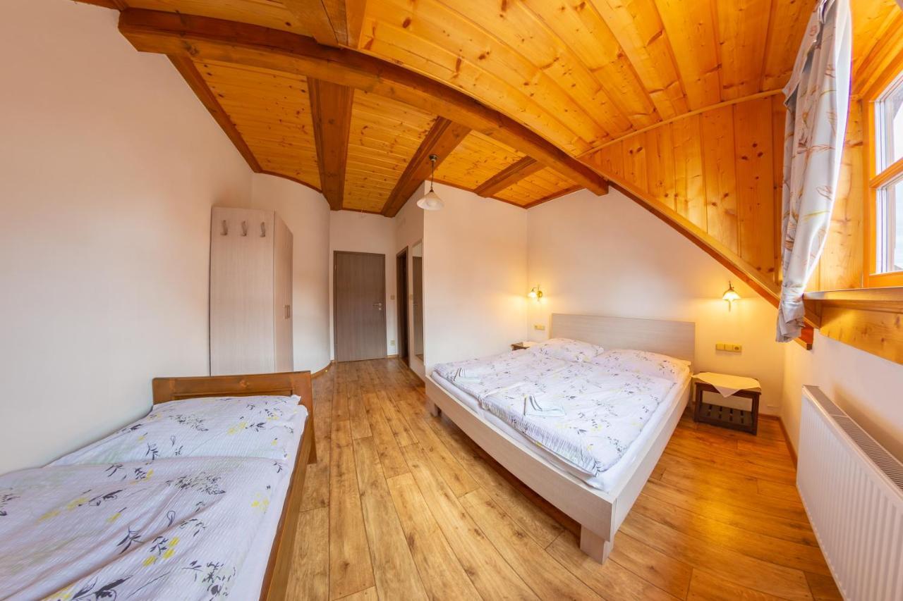 Pension & Restaurant U Konske Drahy Holkov Velešín 外观 照片